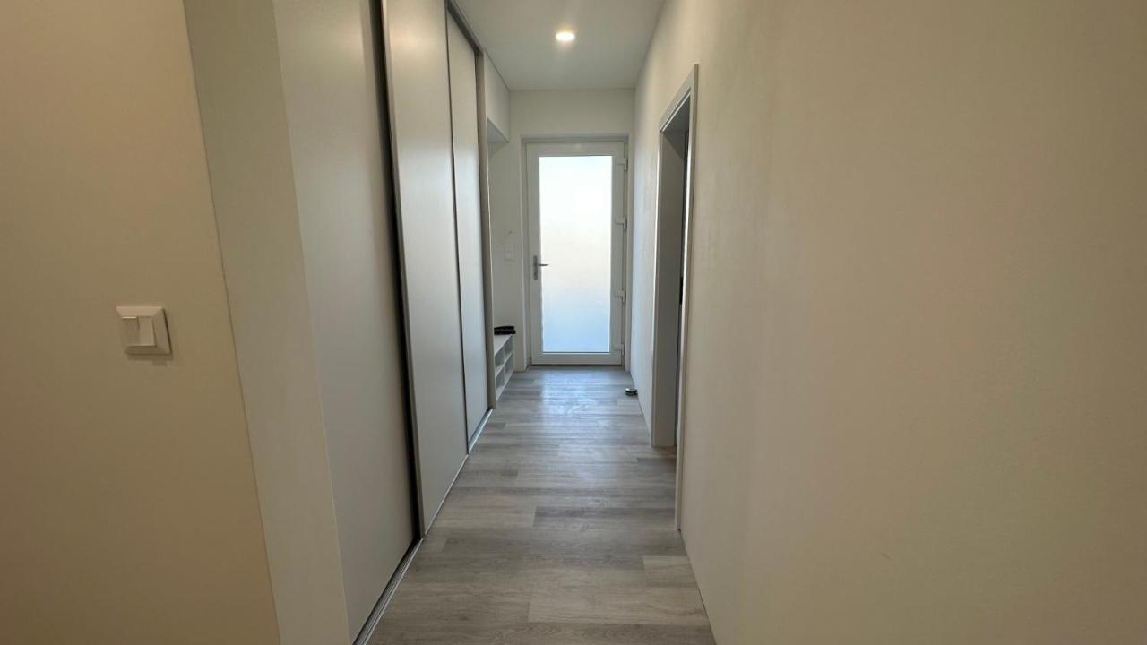 Klimatizovany Apartmanovy Dom S Virivkou, 9A Senec Exterior photo