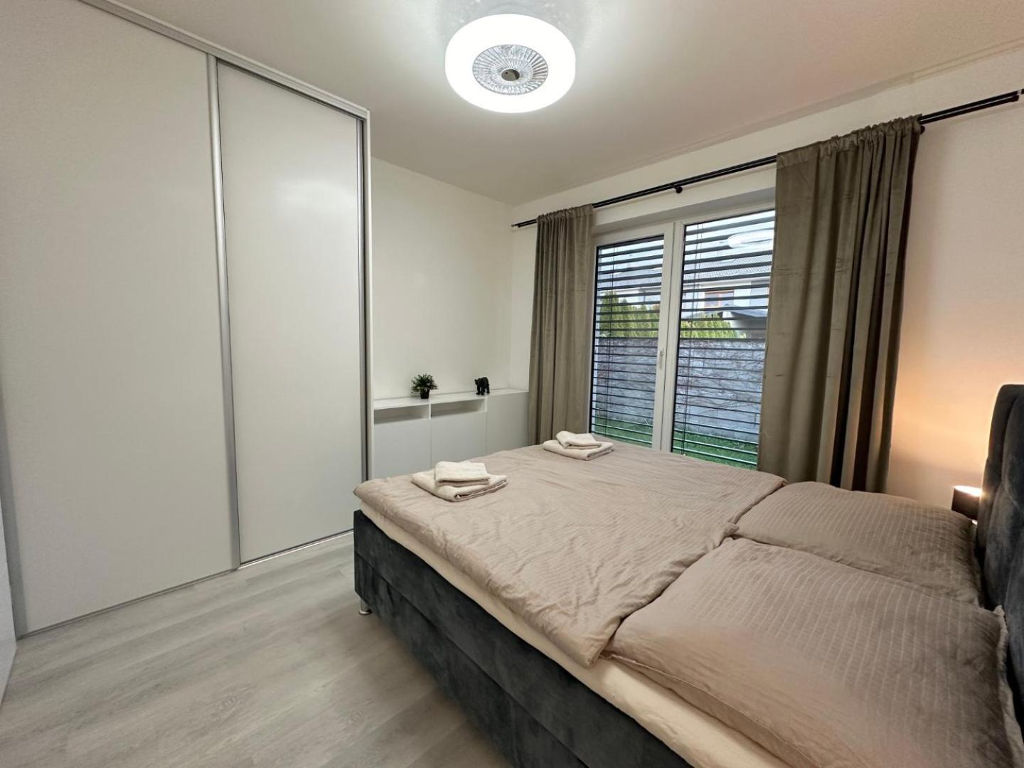 Klimatizovany Apartmanovy Dom S Virivkou, 9A Senec Exterior photo