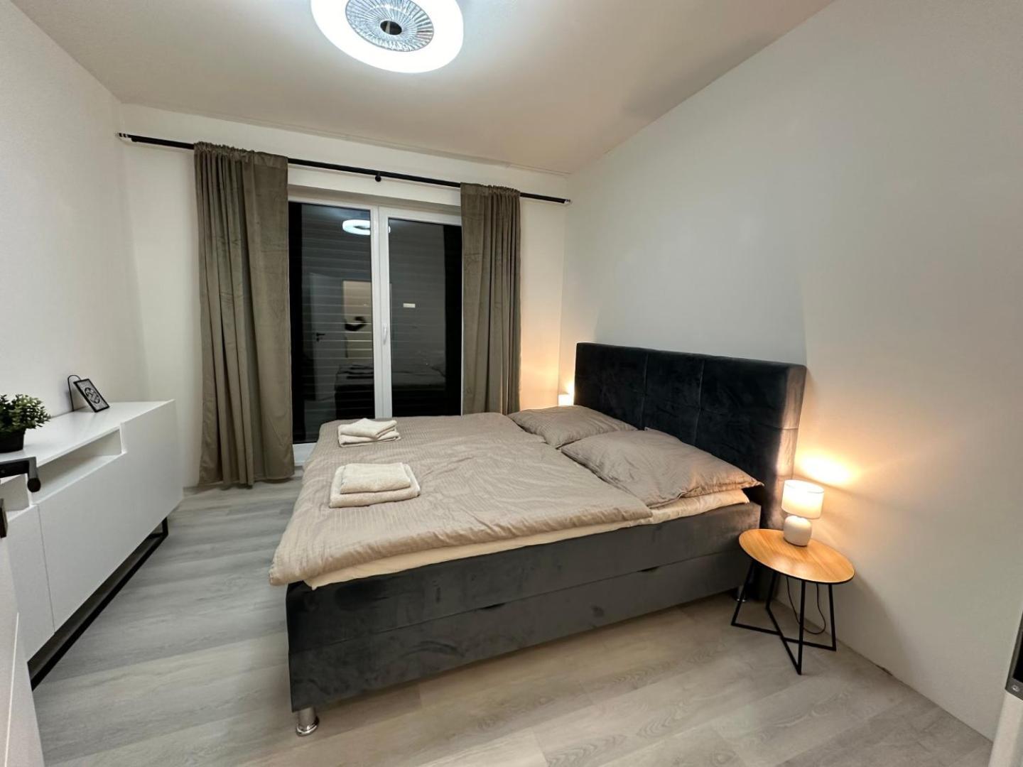 Klimatizovany Apartmanovy Dom S Virivkou, 9A Senec Exterior photo