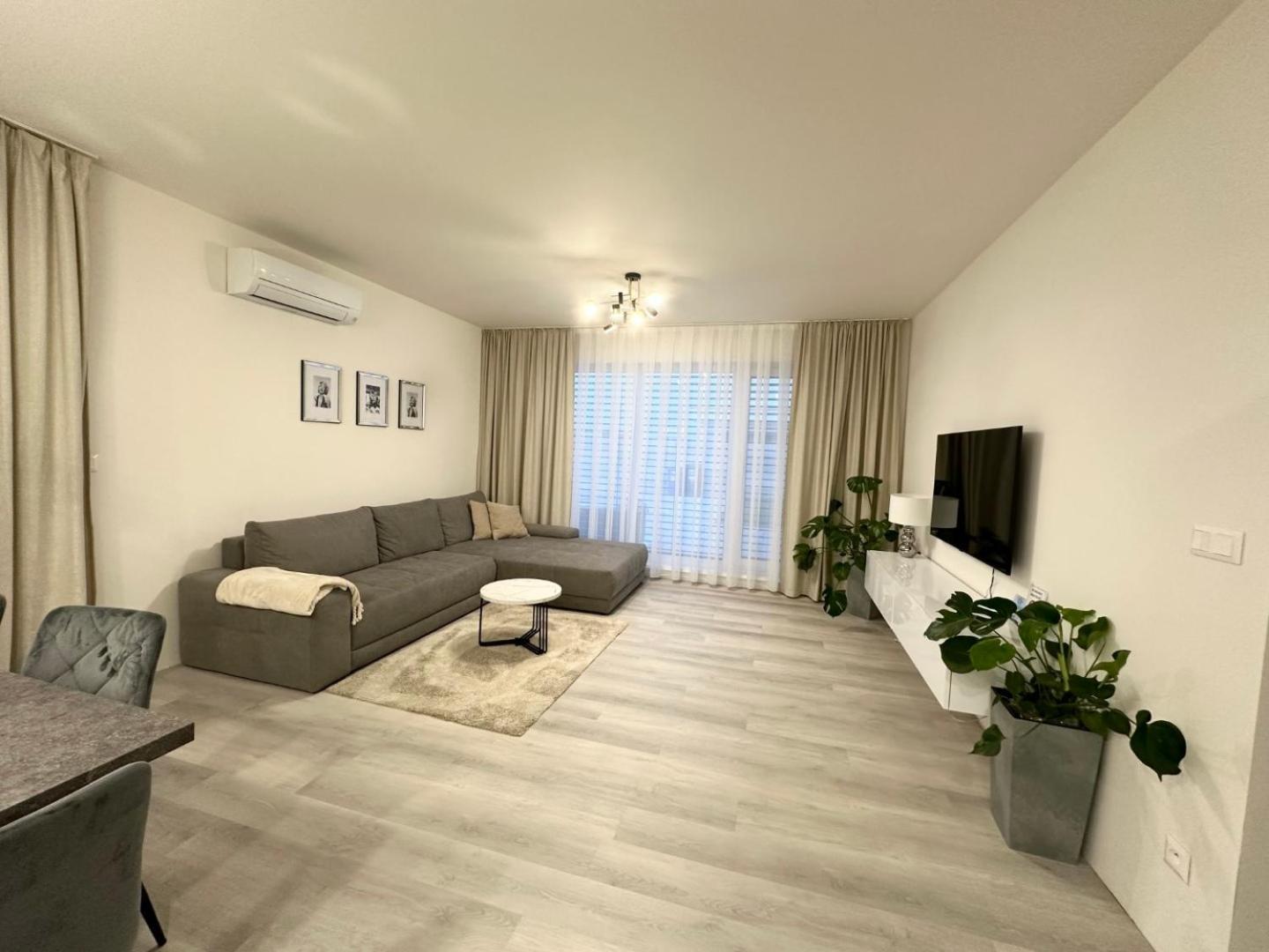 Klimatizovany Apartmanovy Dom S Virivkou, 9A Senec Exterior photo