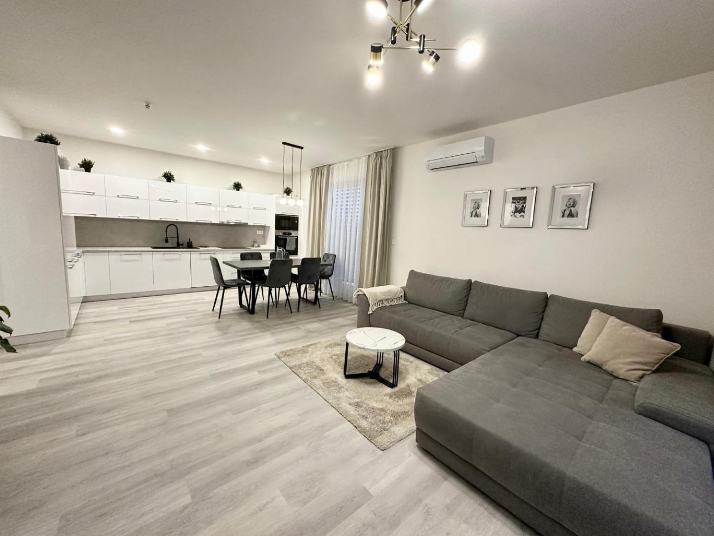 Klimatizovany Apartmanovy Dom S Virivkou, 9A Senec Exterior photo