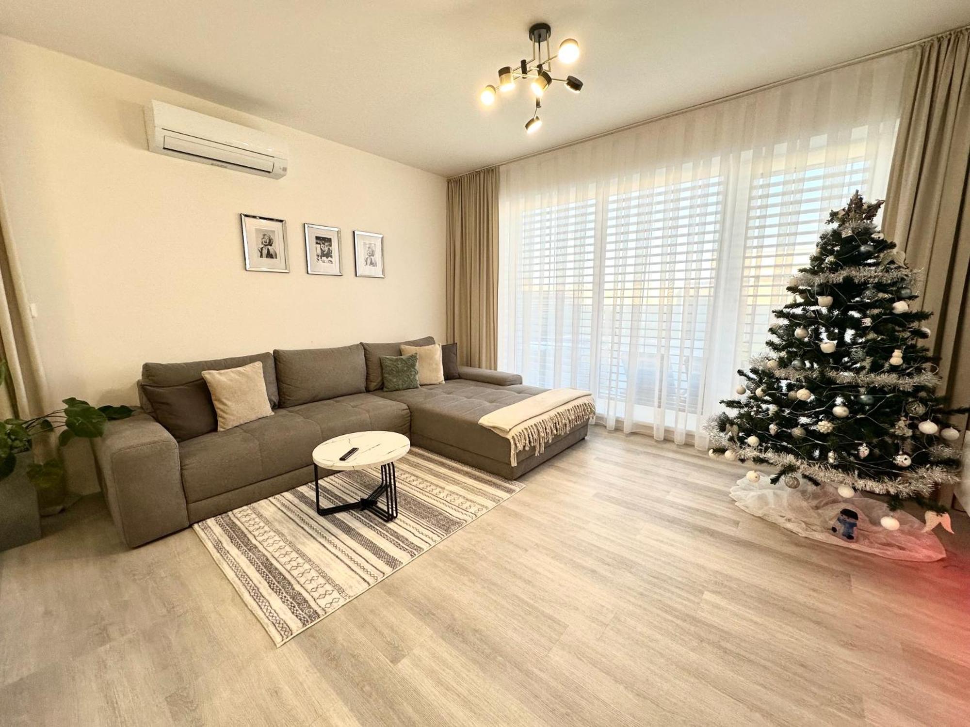 Klimatizovany Apartmanovy Dom S Virivkou, 9A Senec Exterior photo