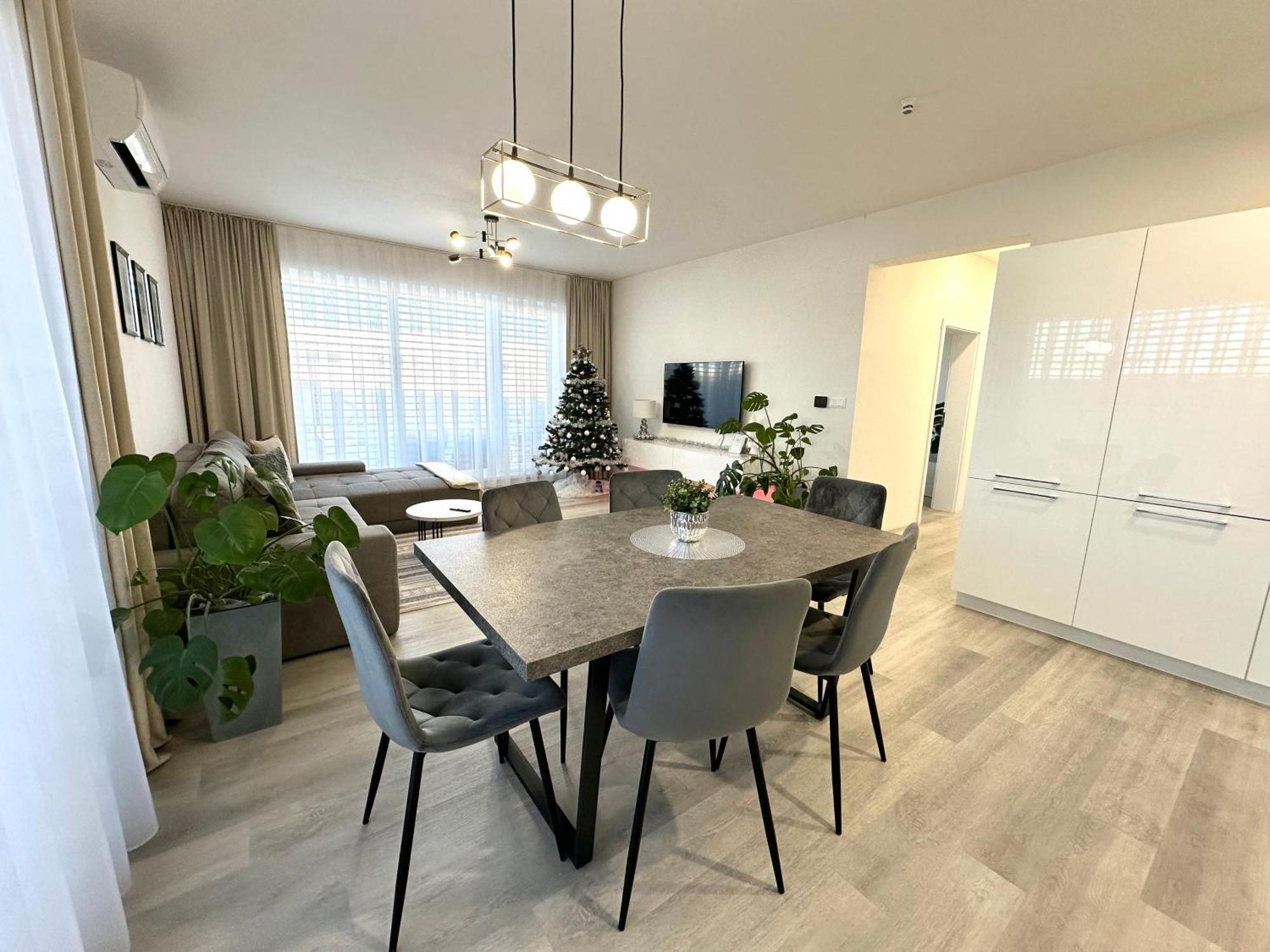 Klimatizovany Apartmanovy Dom S Virivkou, 9A Senec Exterior photo